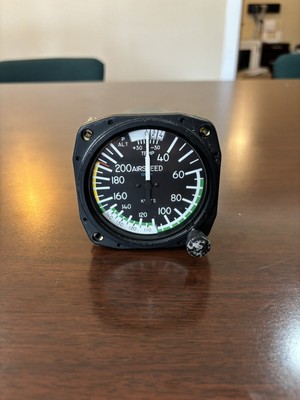 United Instruments 8125 Airspeed Indicator 