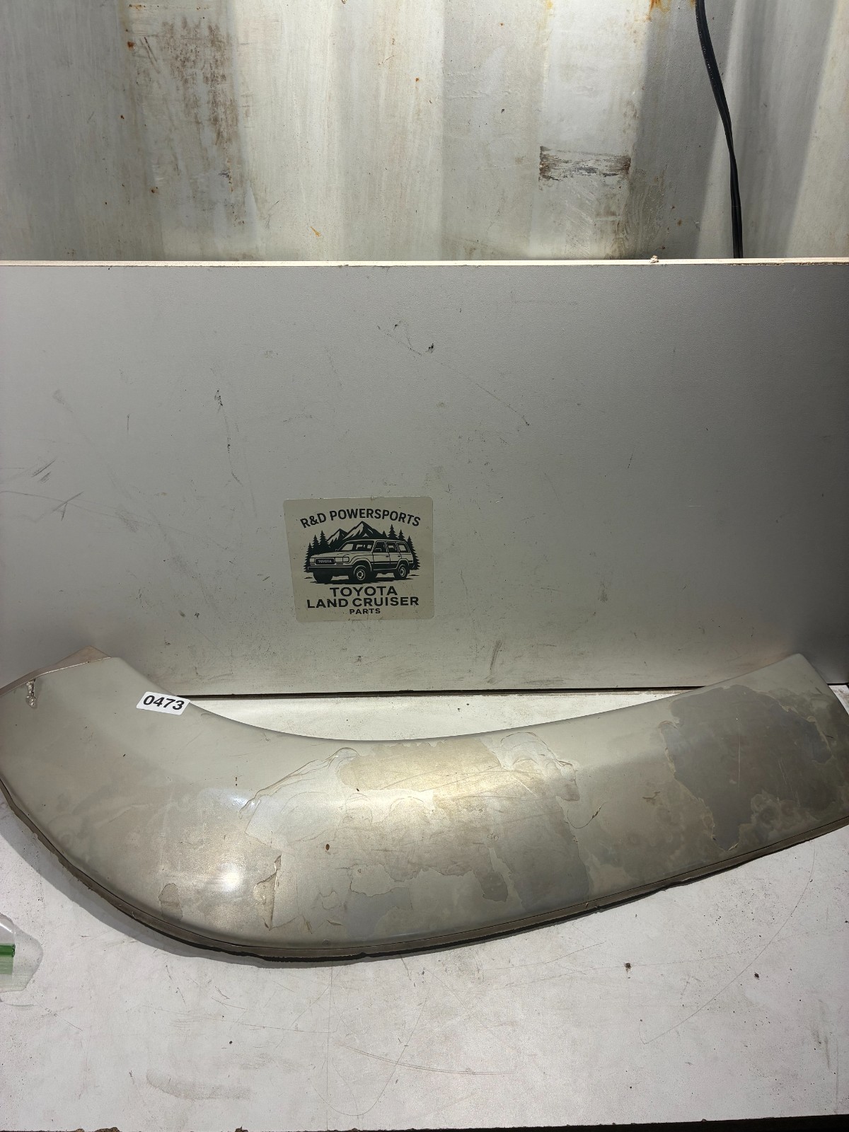 91-92 Toyota Land Cruiser OEM Left Rear Door Molding Fender 61064-60010