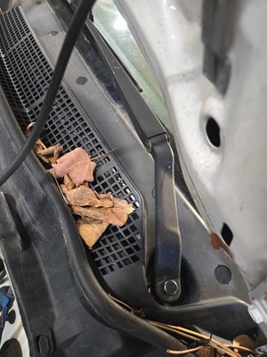 Used Left Wiper Arm fits: HONDA CRV 97 98 99 00 01