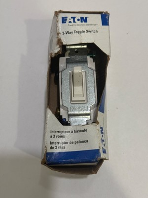 Eaton 1303-7W Box 15-Amp, 120v 3-Way Toggle Switch, White New - damaged box
