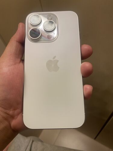 Apple iPhone 15 Pro - 128GB - White Titanium (Unlocked Apple iPhone 15 Pro - 128GB - White Titanium (Unlocked