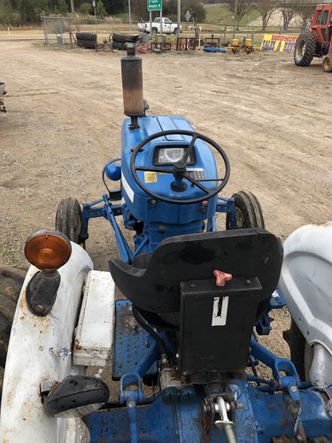 Ford 2600 Diesel Tractor - 8 Speed - Live Pto - Factory Power Steering