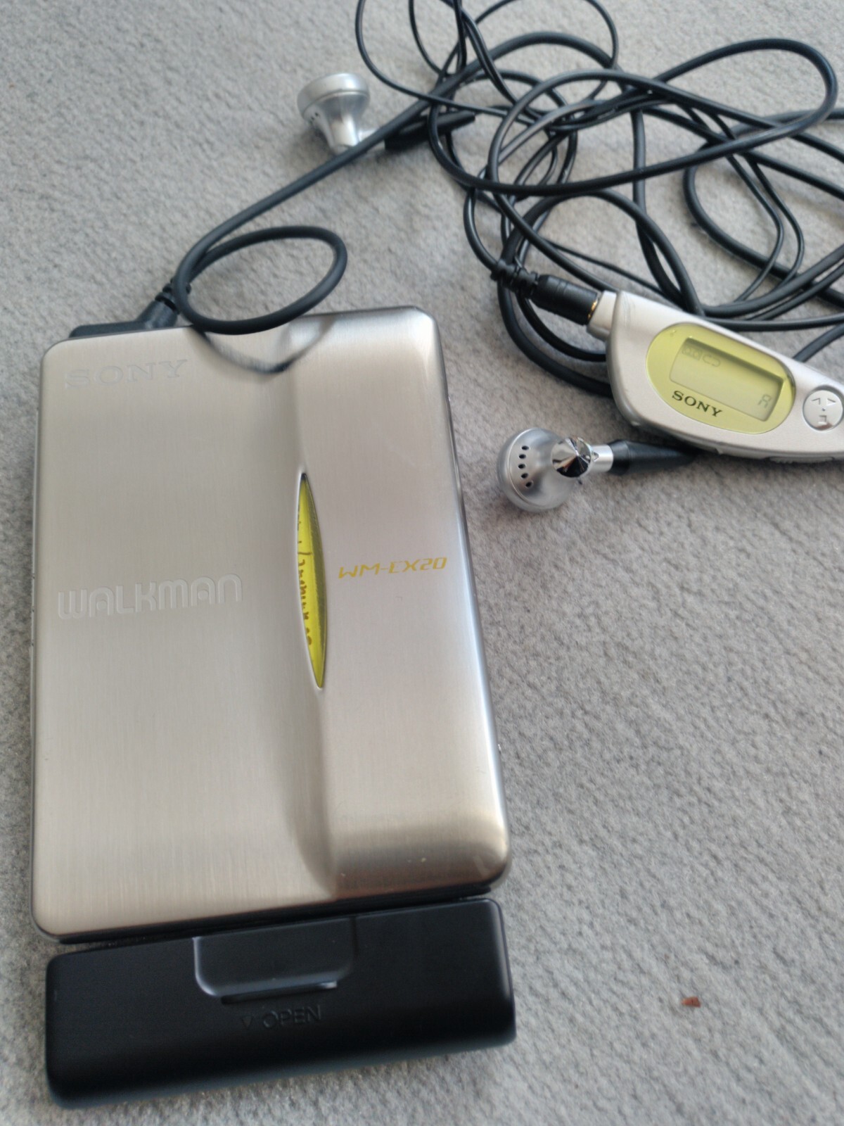 SONY　WALKMAN ウォークマン20周年記念 WM-EX20 シルバー SONY WALKMAN Walkman 20th Anniversary WM-EX20 Silver | eBay