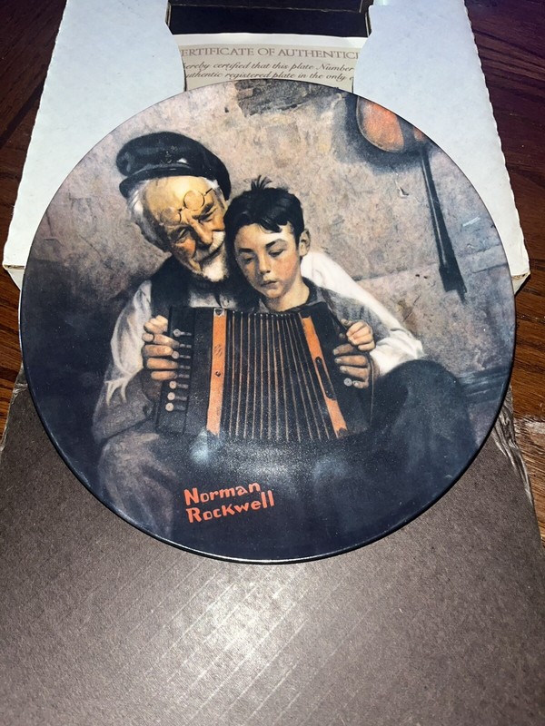 Knowles Norman Rockwell Plate "The Music Maker"1981Limited Edition Authentic