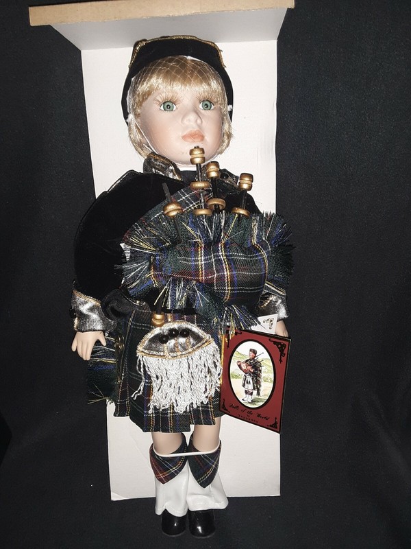 dolls of the world by geppeddo