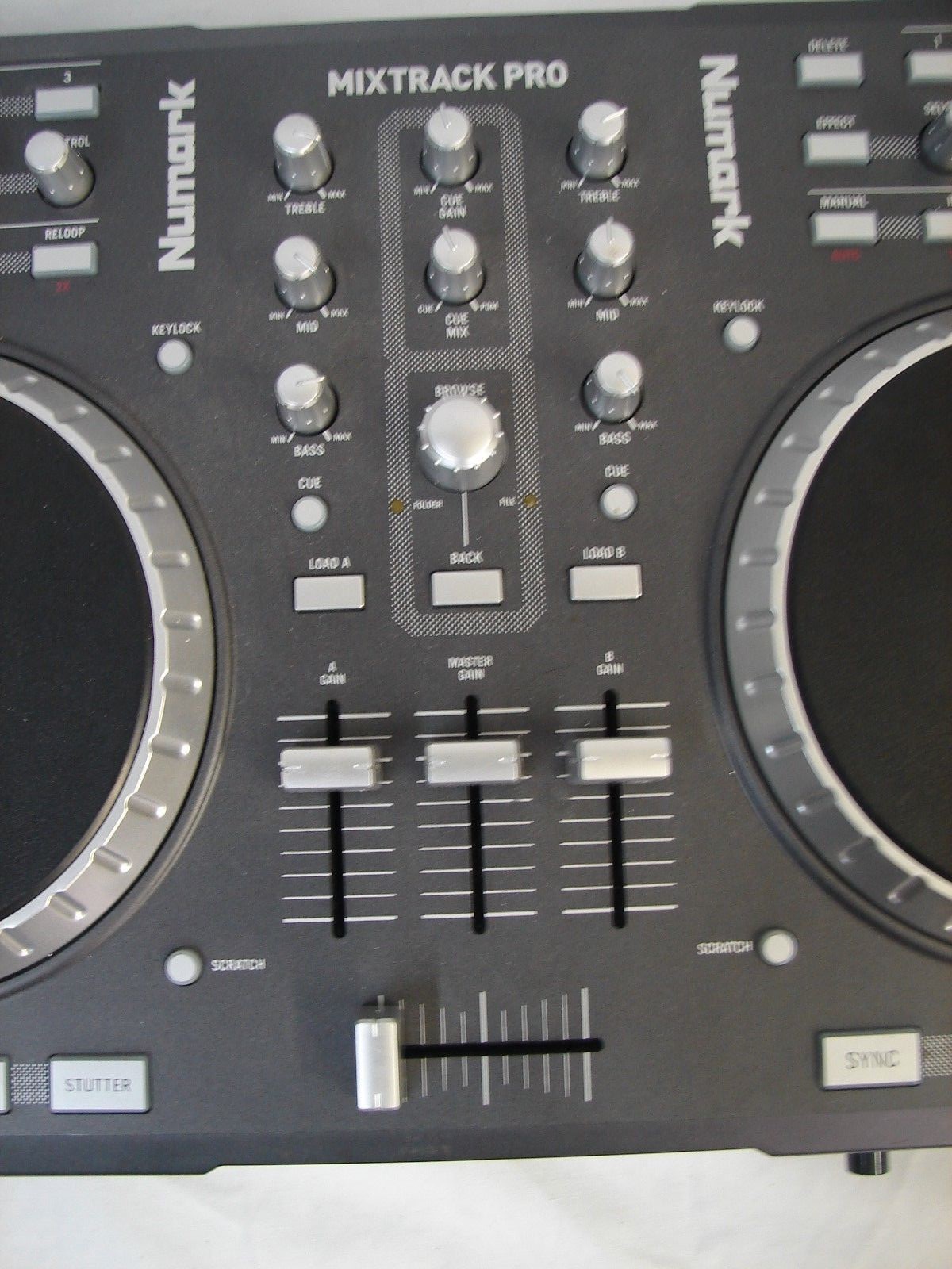 NUMARK MIXTRACK PRO DIGITAL DJ CONTROLLER POWERS ON UNTESTED