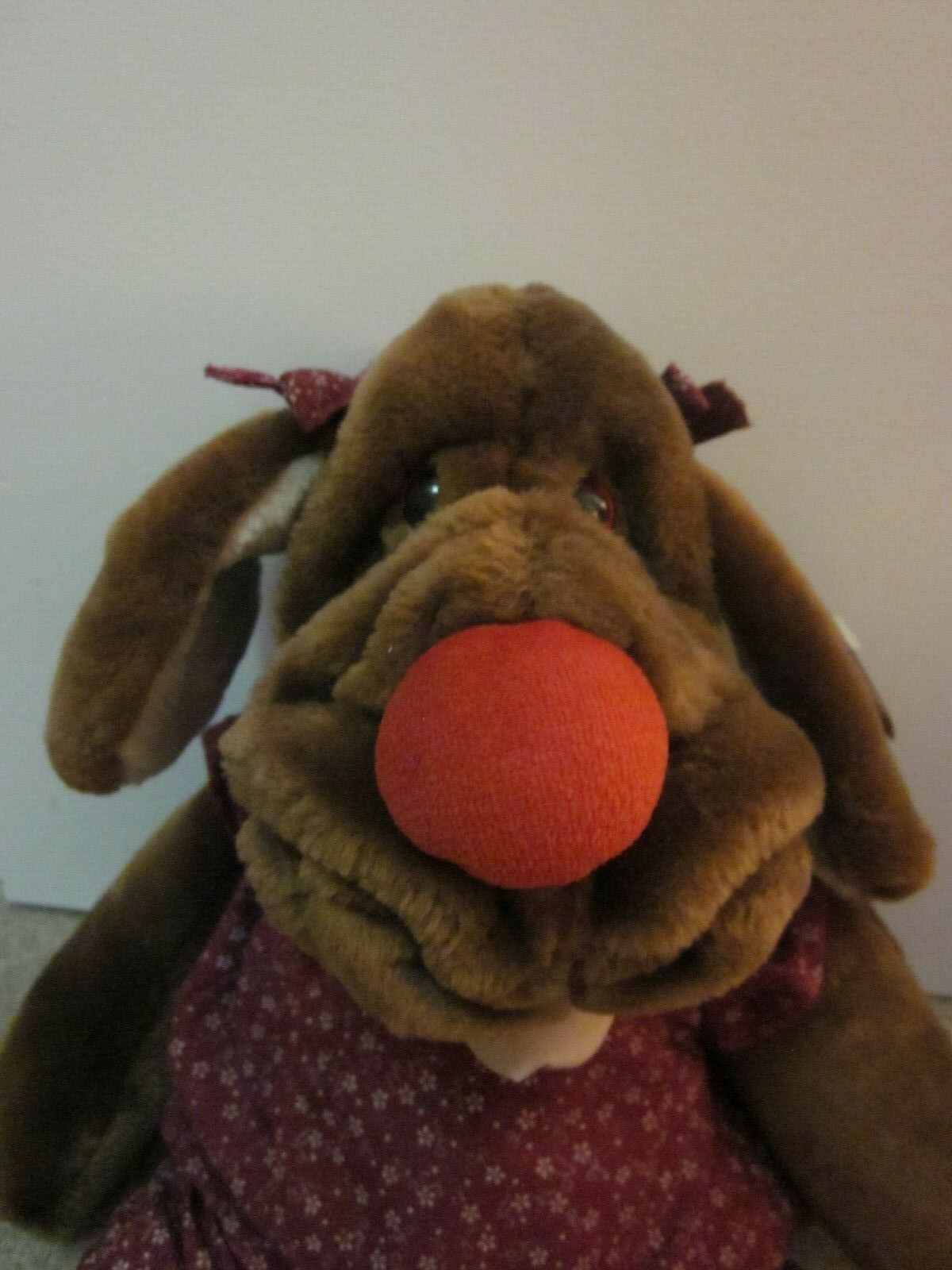 Ganzbros Wrinkles Girl Hound Dog Plush Hand Puppet 1981 With Maroon Outfit & Tag