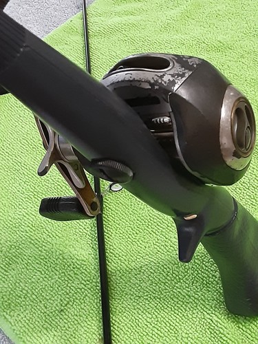 Baitcasting Fishing Rod Johnson 5'6"m&eacute;dium 2PC And Reel Quantum
