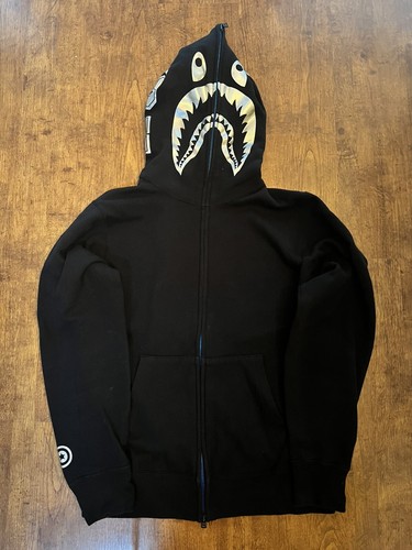 【A BATHING APE】2色展開 SHARK LOGO RELAXED PULLOVER HOODIE A Bathing Ape SHARK PULLOVER HOODIE Grey | BSTN Store