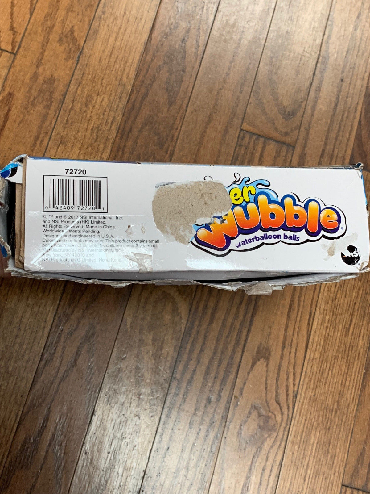 **PACKAGING IS DAMAGED** Water Wubble Waterballoon Balls - Set Of 8- 2 colors