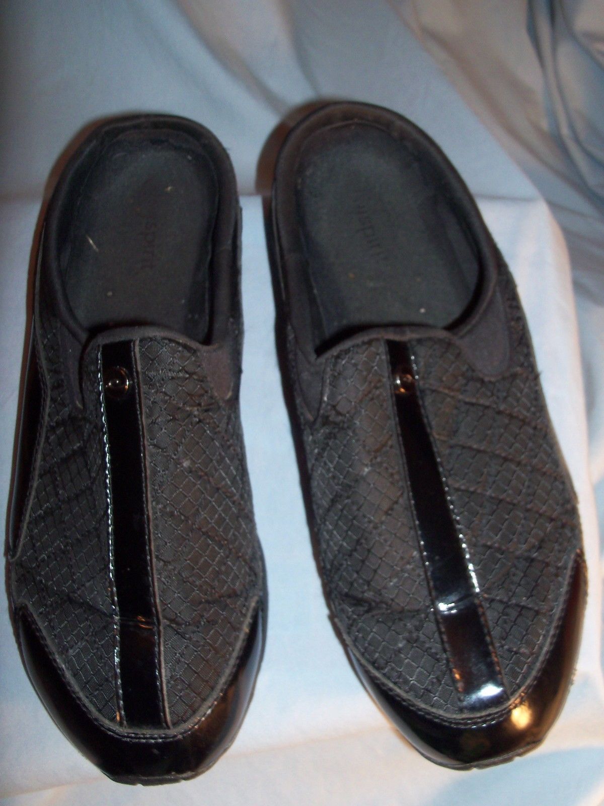 Easy Spirit Flats and Oxfords for Women