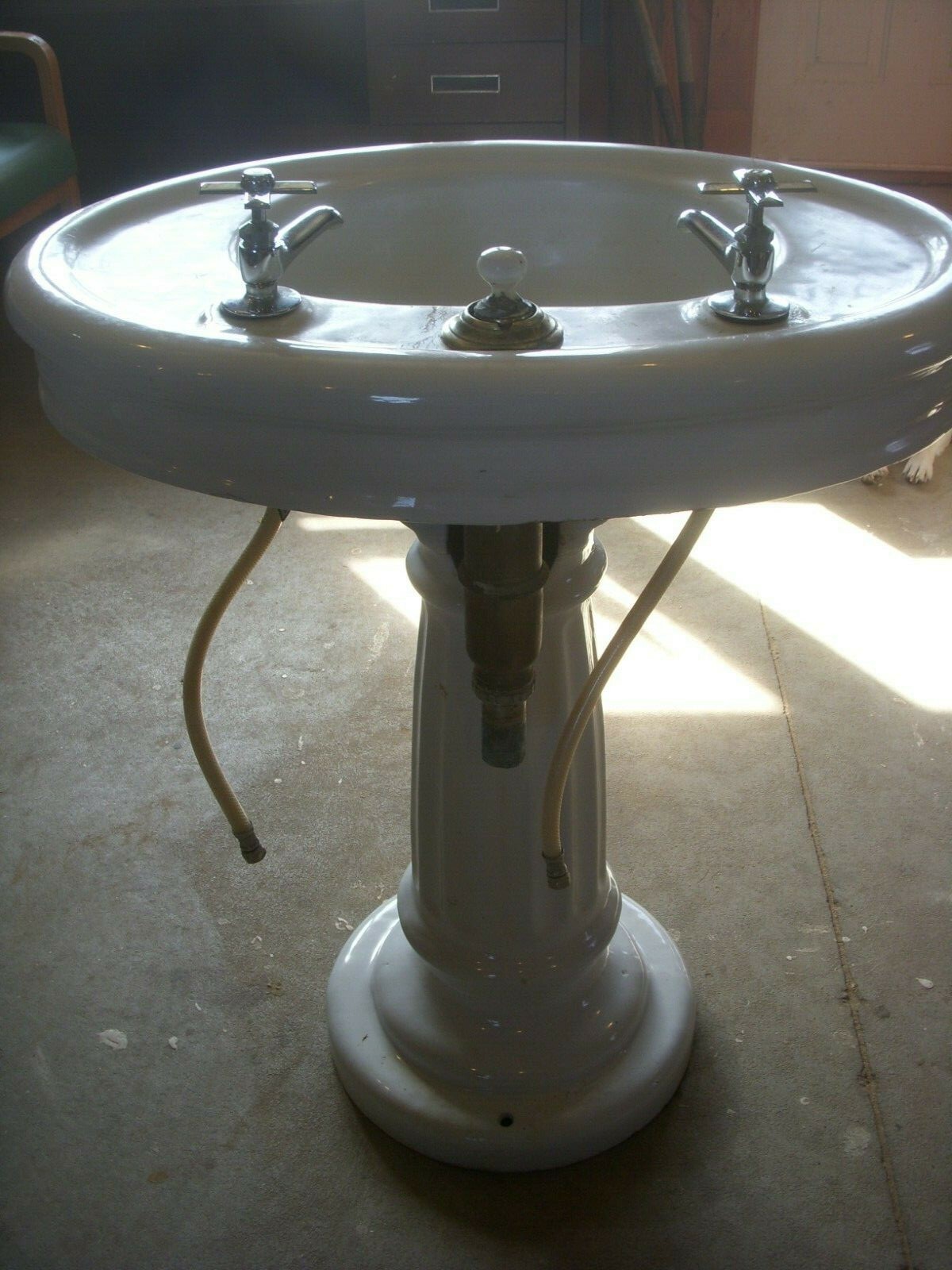antique pedestal sink / old victorian oval cast iron sink