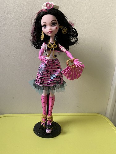 Monster High ShriekWrecked Draculaura Doll NIB
