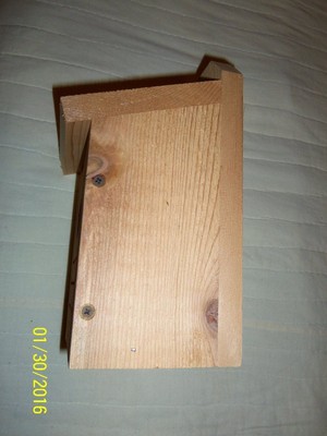 NEW, CEDAR/REDWOOD BLUE BIRD HOUSE ,(NOTHING BUT  QUALITY), MADE IN USA