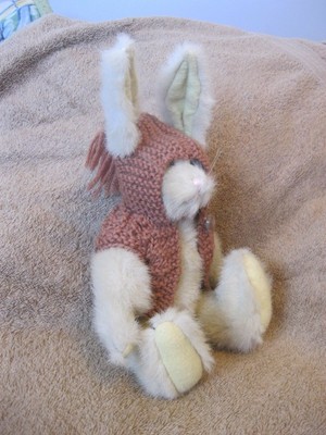 BUNNY, The Boyds Collection, 1994, jointed stuffed animal sitting about 9