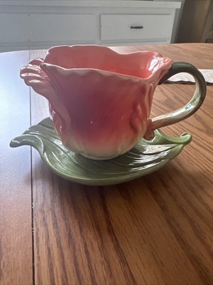 Corner Ruby Botanical Collection  with Leaf Saucer (no Butterfly Spoon)
