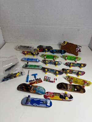Tech Deck misc pieces Lot