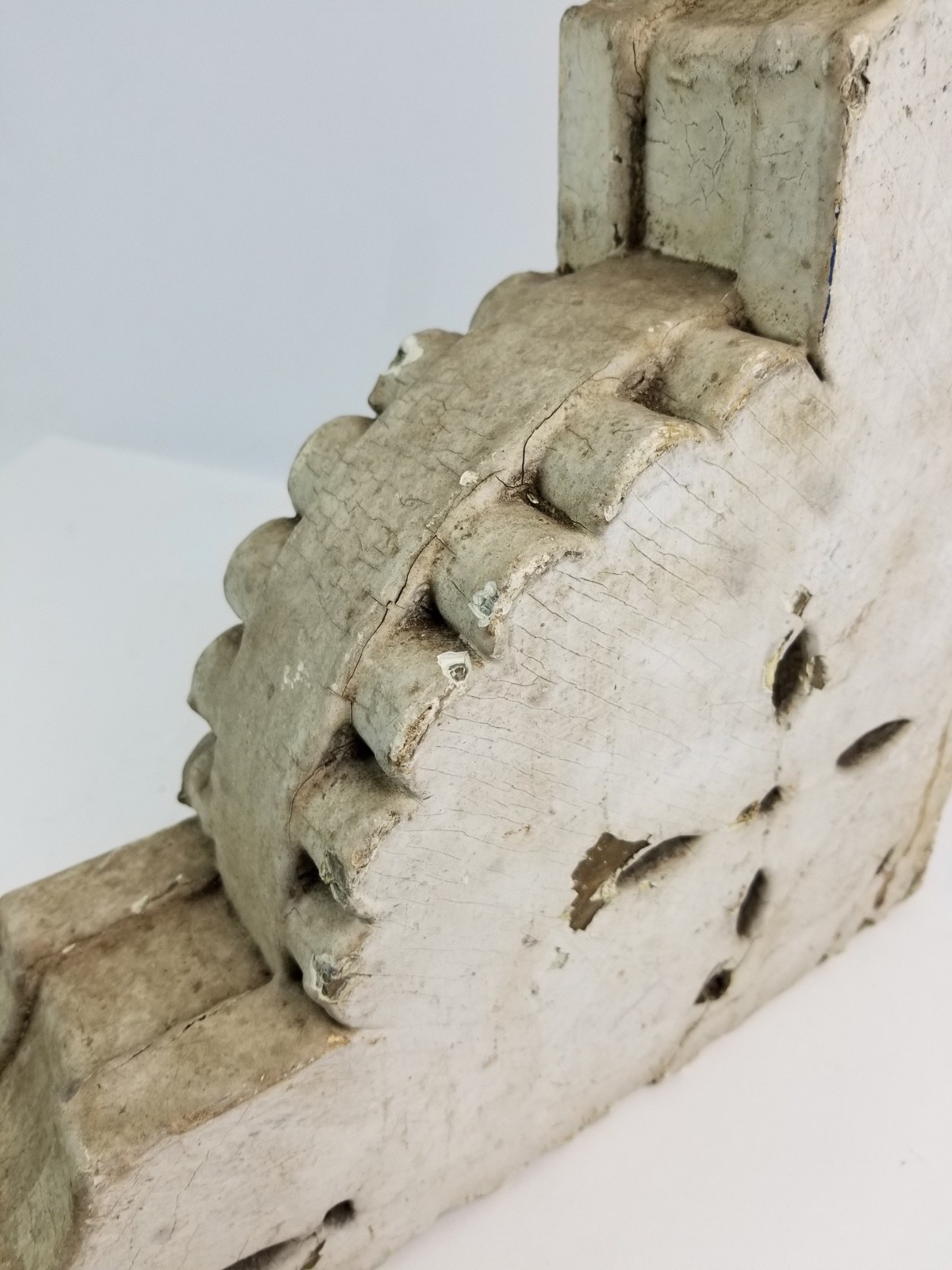 Single Antique Wood Corbel Roof Bracket Victorian White Paint 16.5