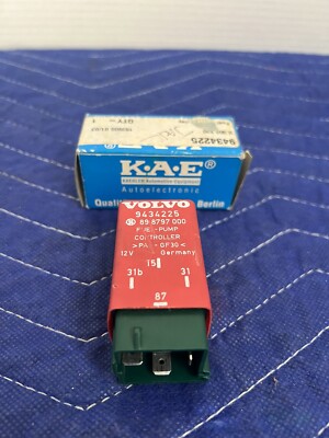 NOS Genuine Volvo Fuel Pump Relay V70 S70 C70 4-PIN (A1) 9434225 / 898797000