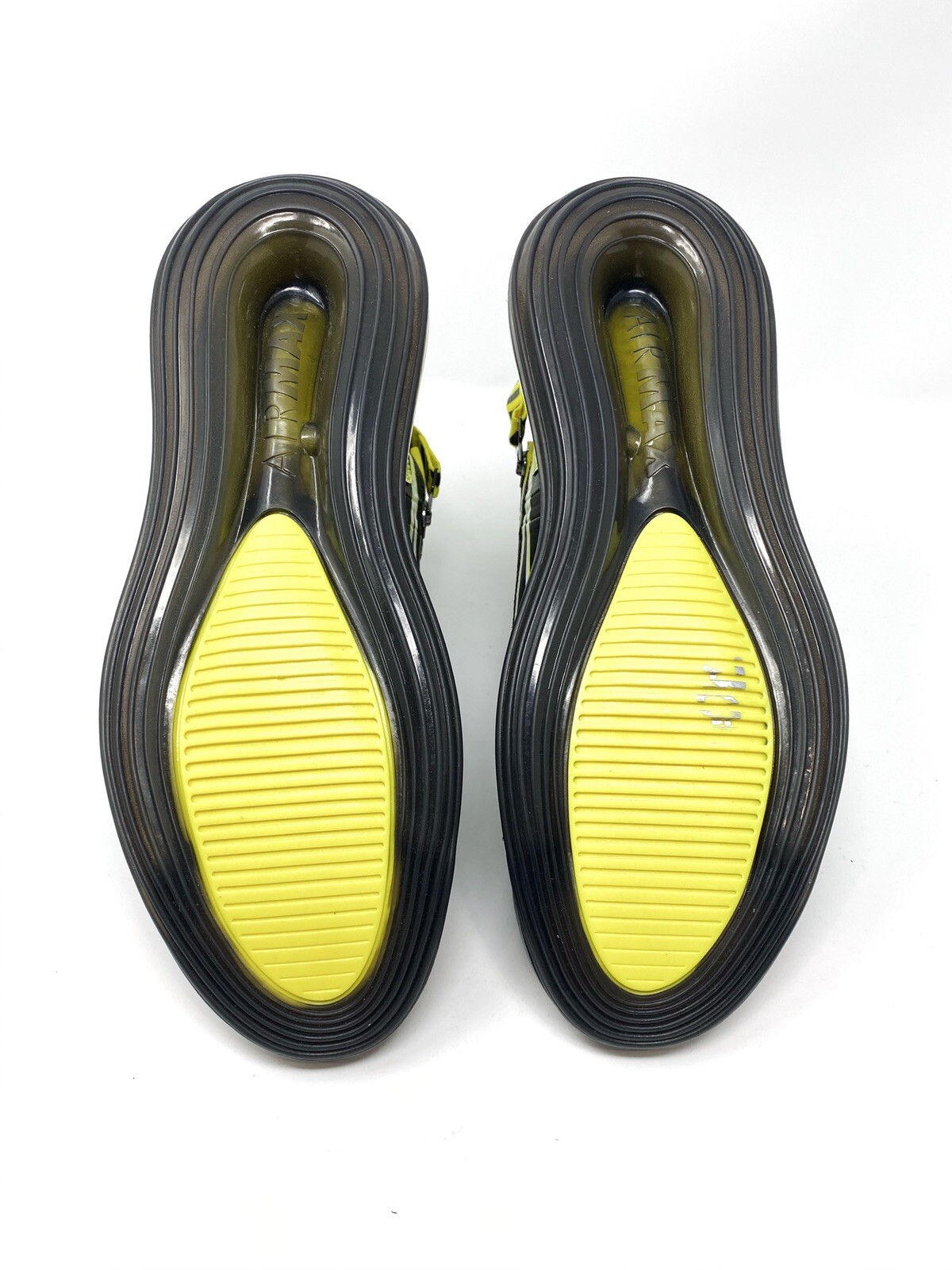 Air max 720 black yellow hotsell