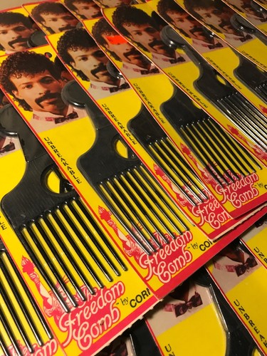 30 Vintage 6.5” Nylon Black PEACE SIGN Freedom Comb Cornell #250-P NOS Packaged