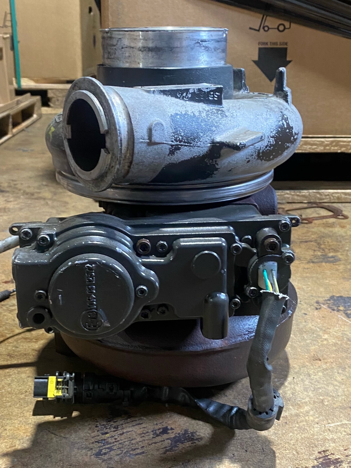 Paccar MX-13 Diesel Engine Holset HE500VG Turbocharge Paccar MX-13 Diesel Engine Holset HE500VG Turbocharge