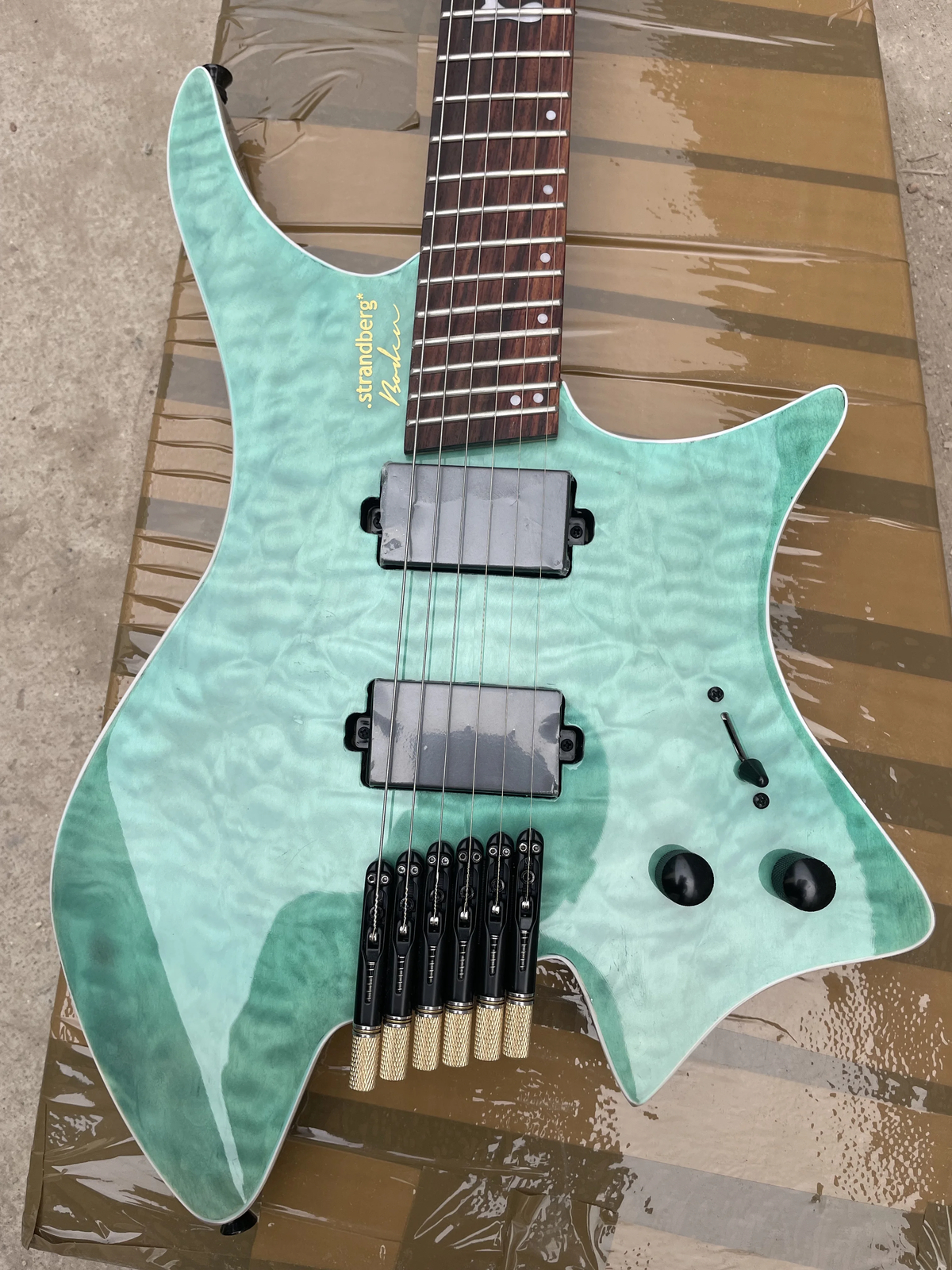 ◆大感謝祭 6st Headless Guitar Black G1G22529 41A8dufWApL.jpg