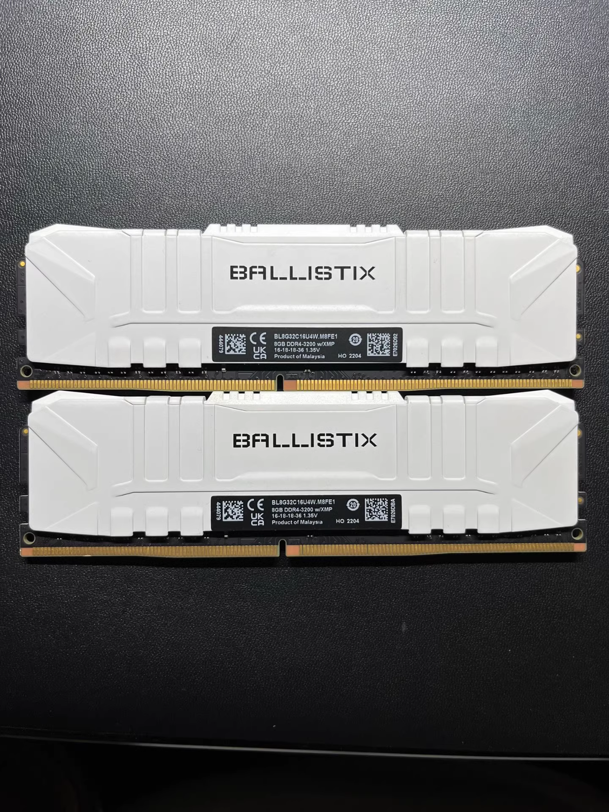 BL2K8G32C16U4B Crucial Ballistix　8GB×2 Crucial Ballistix 16GB(8Gx2)3200 DRAM RGB Desktop Gaming