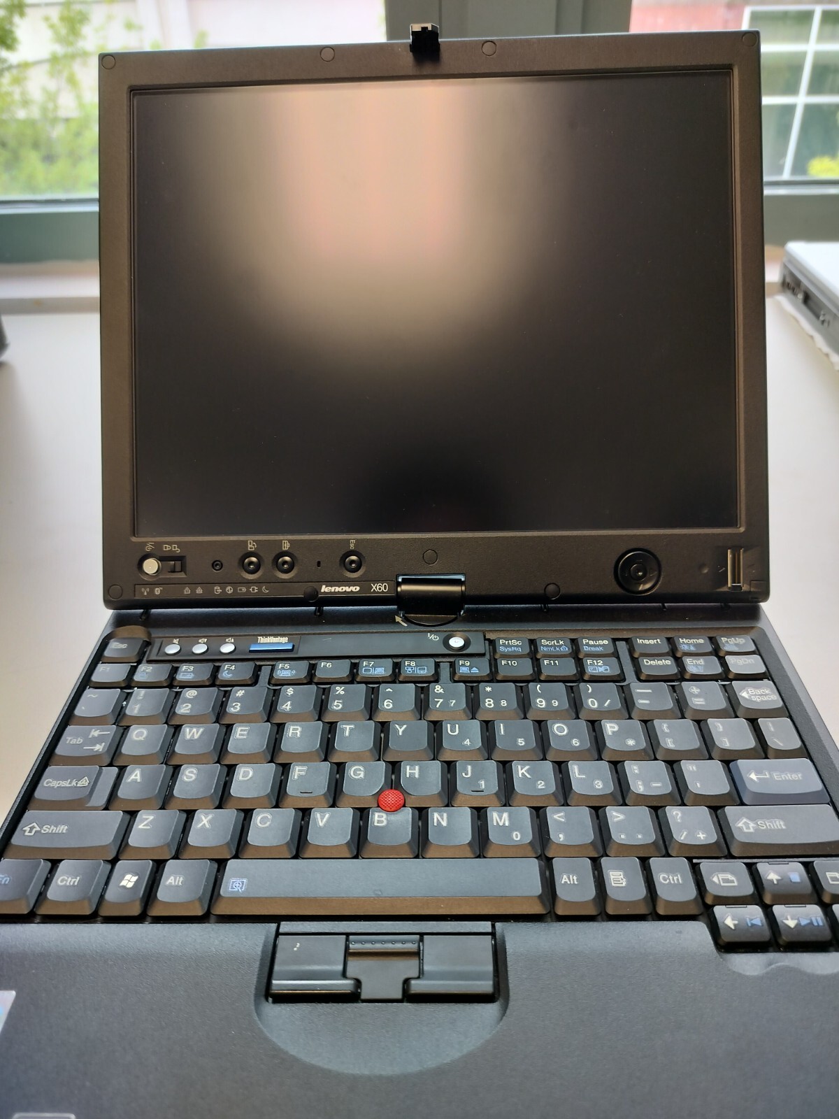 Thinkpad Lenovo x60 SSDなし ThinkPad X60] わかってしまえば簡単。HDD から SSD への換装