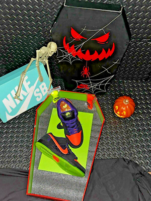 Nike Dunk SB Low 'Night of Mischief' (Size 9) *** w/ SPECIAL BOX *** Authentic! 