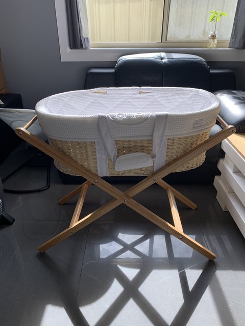 bassinet stand big w