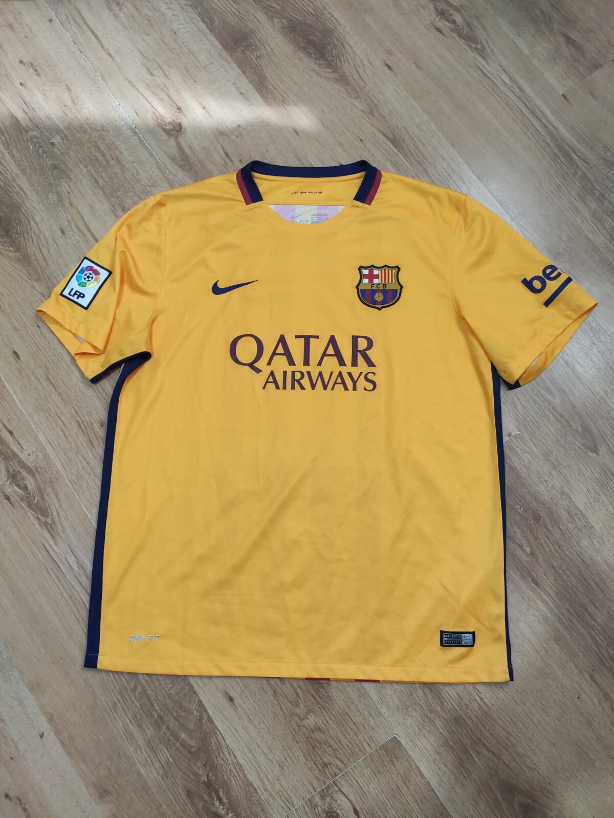 Men's Nike Barcelona 2015-2016 Away Football Jersey size XL