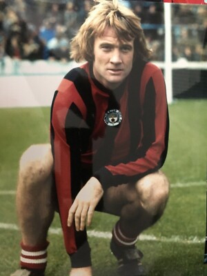 RODNEY MARSH - MANCHESTER CITY LEGEND - BRILLIANT UNSIGNED PHOTOGRAPH