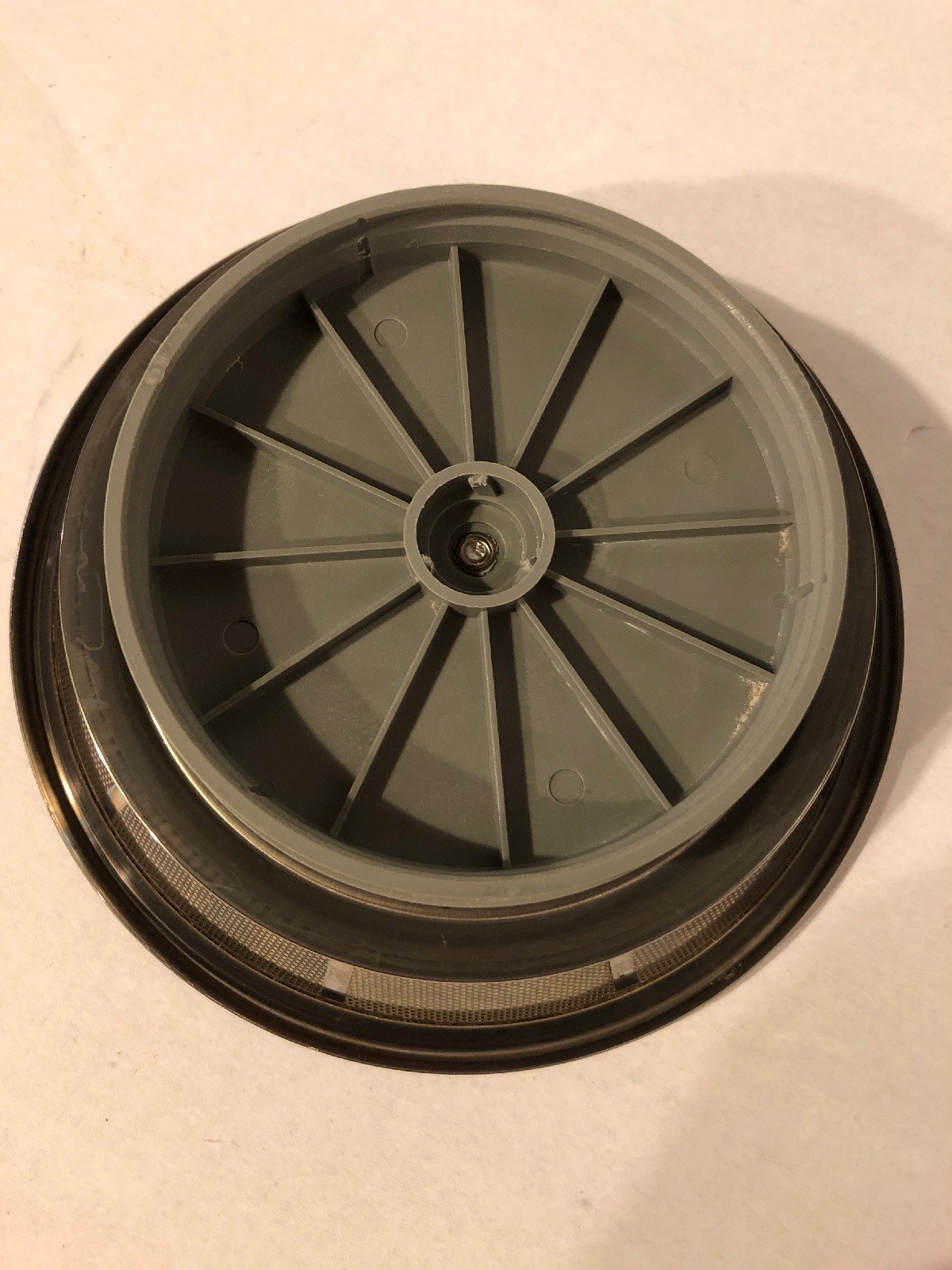 L'EQUIP JUICER PULP EJECTOR Model 221 PULP BLADE SCREEN Replacement Part