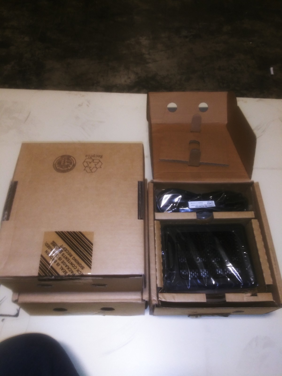 20 NEW Dell Thin Client FX-170, mini-towers 2Gb RAM, 4Gb Win7 WS7E Sealed in box