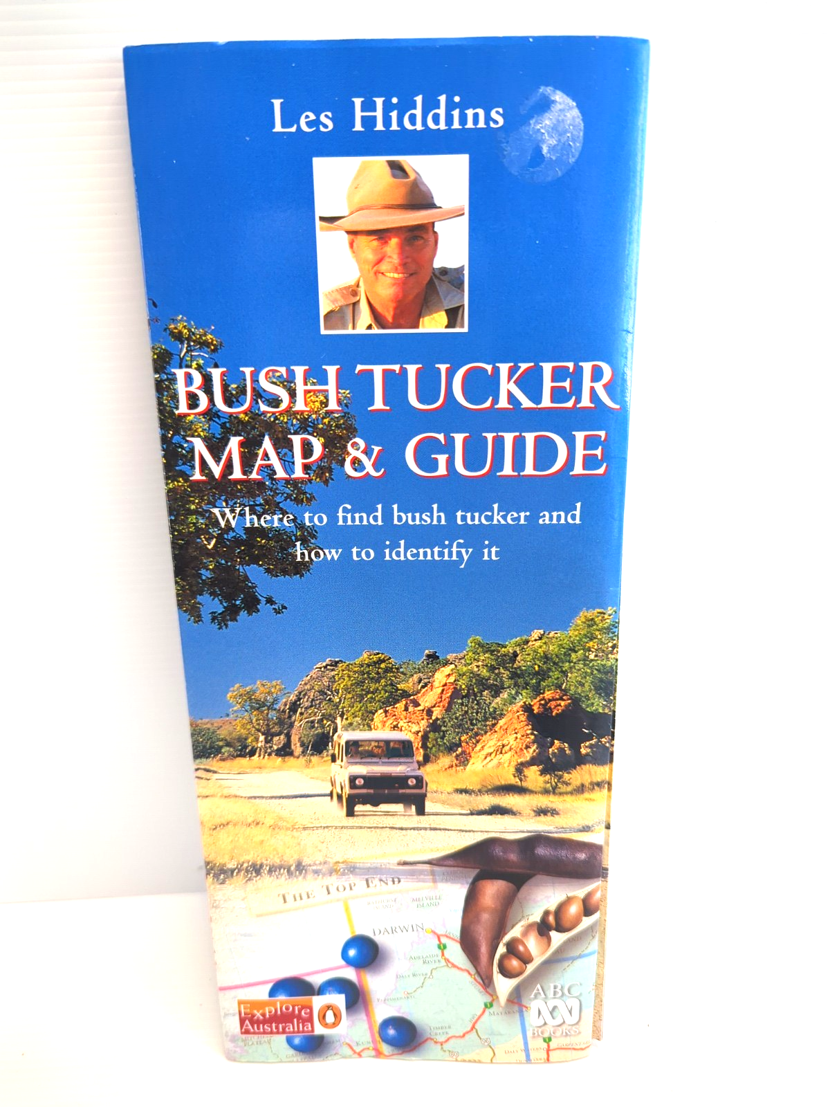 Bush Tucker Map & Guide by Les Hiddins