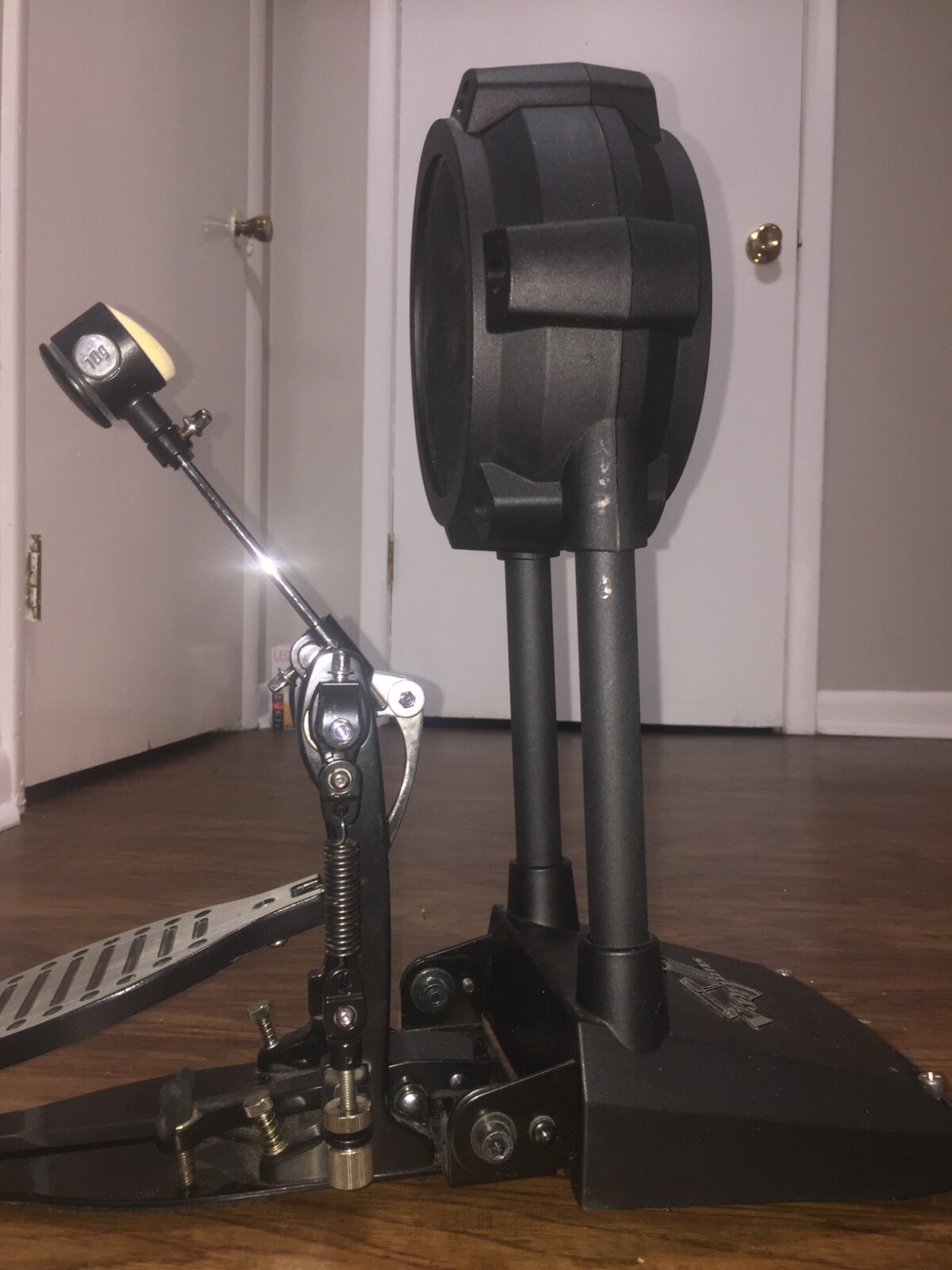 Roland KD-9 Kick  Drum Trigger / Mesh Head/ direct drive pedal