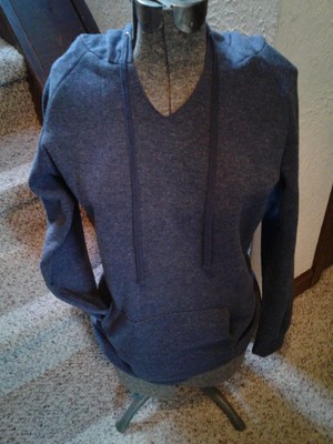 Woman's Active USA Hoodie Pullover Sweatshirt Kangaroo front pocket Size L NICE!