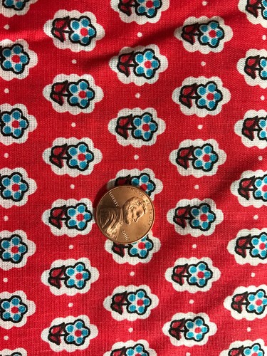 Vintage 70's's Mid Weight MOD Flower Power Fabric Red White Blue 43