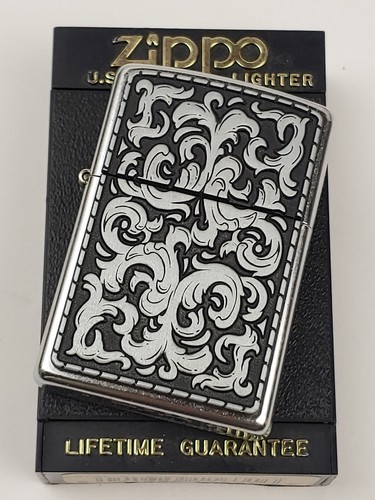 Zippo MARLBORO STORMING SCROLL on Brushed Chrome Windproof