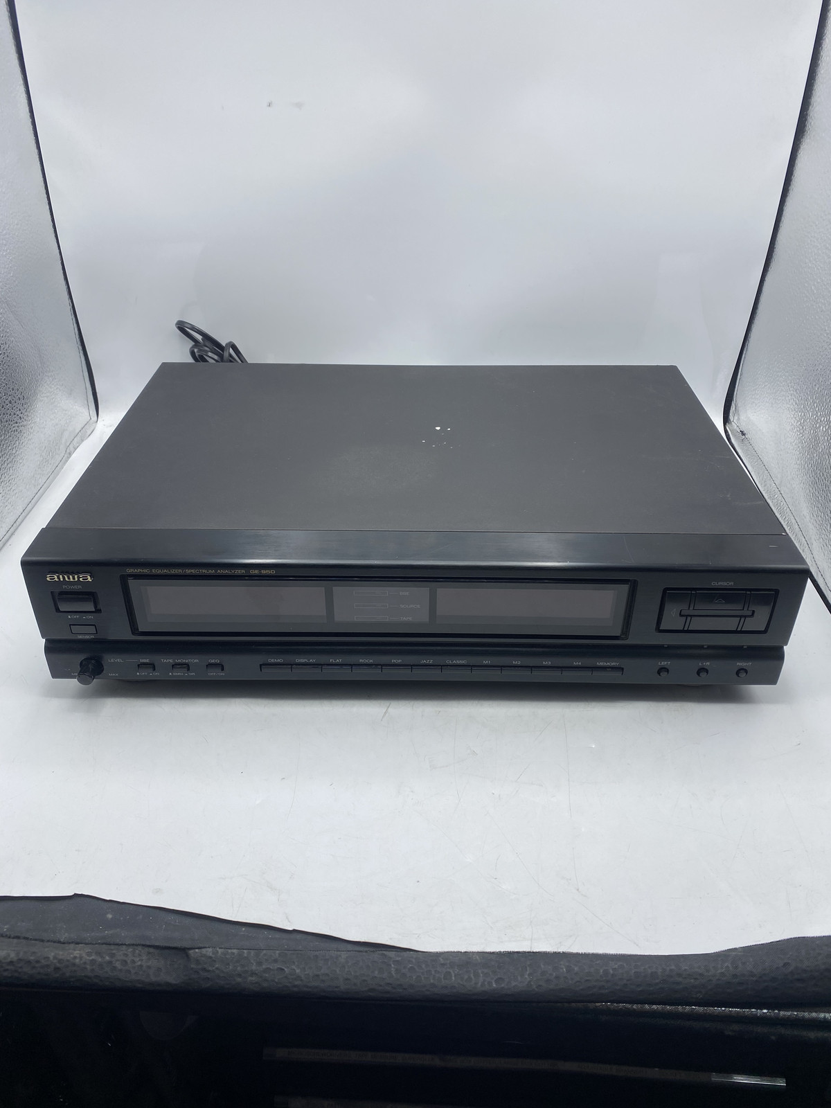 AIWA GE-950 GRAPHIC EQUALIZER/SPECTRUM ANALYZER (SPARES/REAPIRS)READ DESCRIPTION