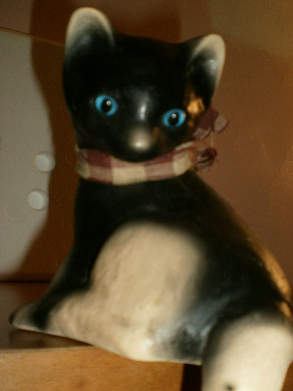 Siamese Ceramic Cat Figurine With Overhanging Tail For Placing On Shelf