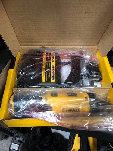 Dewalt DCF682N1 Gyroscopic Inline Screwdriver Kit BRAND NEW