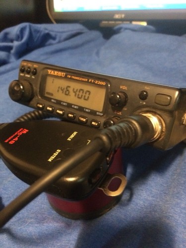 Working Yaesu FT-2200 or for parts - great little 2 meter mobile radio!
