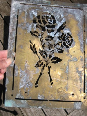 Ancien Pochoir en Cuivre motif fleurs Floral 30 x 23 cm