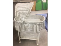 simmons elite gliding bassinet peacock