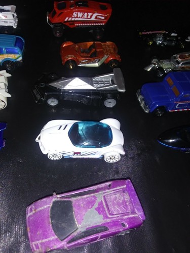 Vintage Lot Of Mixed 1/64 Hot Wheels Matchbox And. Other die cast cars