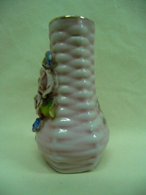 Vintage Pink Basket Weave Ceramic Bud Vase With Attached Flowers 3.5