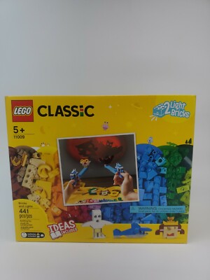 Lego Classic Bricks and Lights 441 pcs 11009  Brand New Sealed