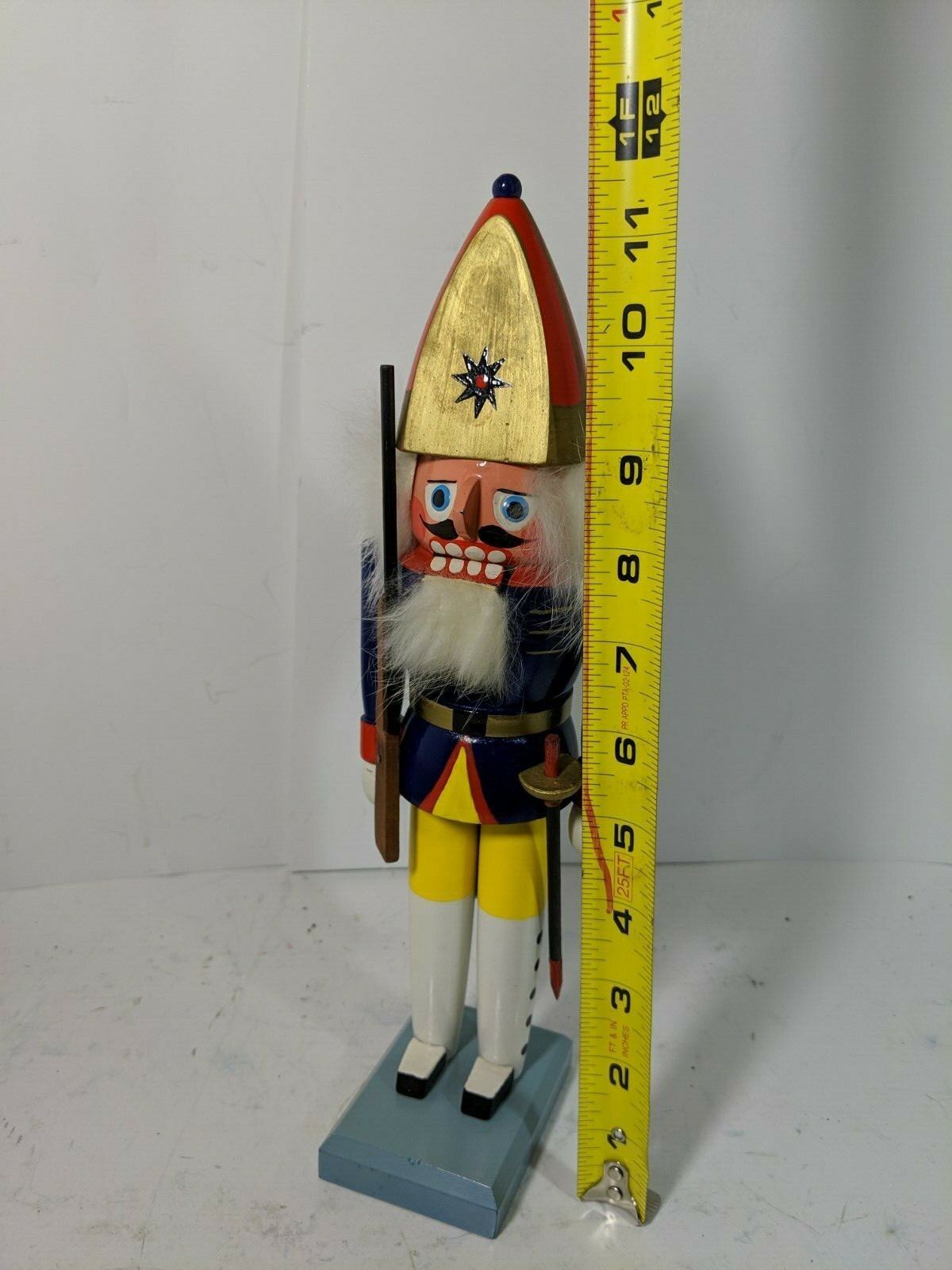 Erzgebirgische Volkskunst Soldier Nutcracker GDR German Democratic Republic